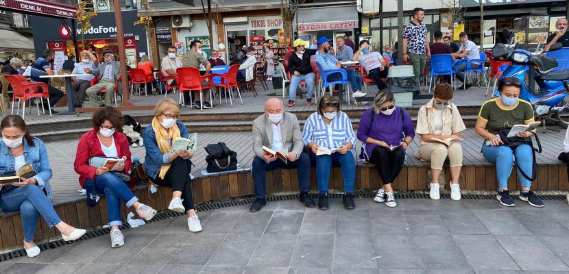 Ordu’da siyanürlü altın madenine, vatandaş kitap okuyarak tepki gösterdi