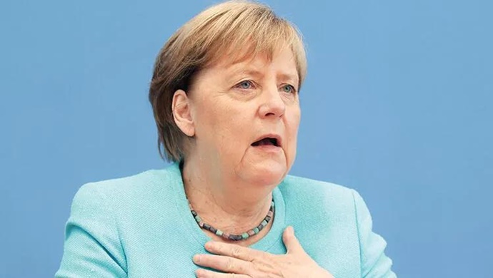 MERKEL GİDERAYAK, “TÜRKİYE’Yİ AB’YE TAM ÜYE OLARAK GÖRMÜYORUM” DEDİ!