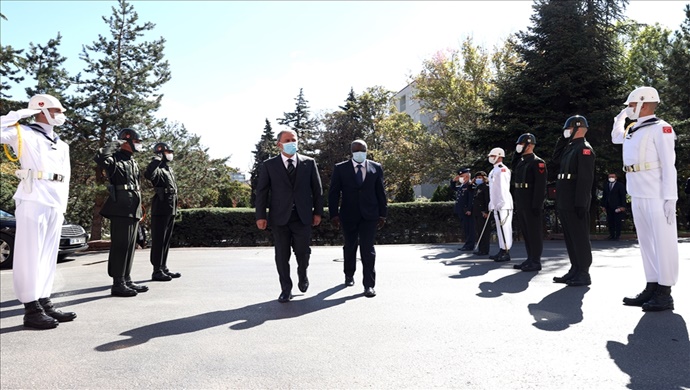 Millî Savunma Bakanı Hulusi Akar, Nijer Savunma Bakanı Alkassoum Indatou ile Görüştü