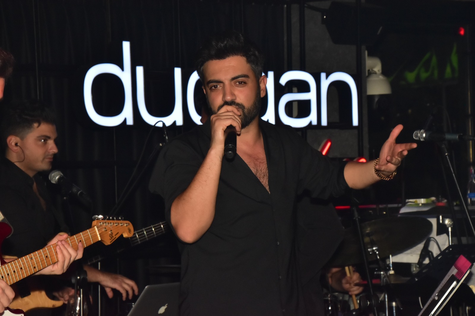 Yusuf Güney Duqqan’da performansıyla herkesi coşturdu