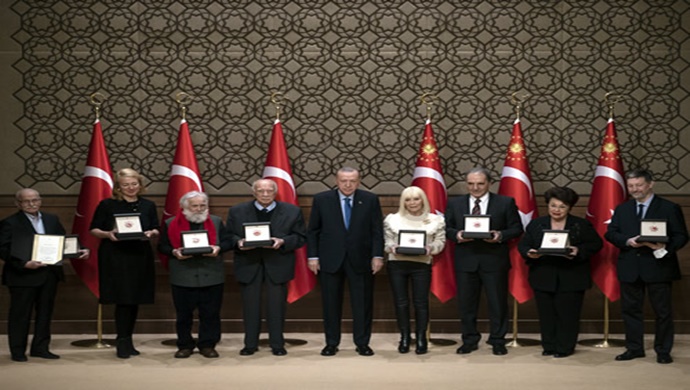 Cumhurbaşkanı Erdoğan, Cumhurbaşkanlığı Kültür ve Sanat Büyük Ödülleri Töreni’ne katıldı