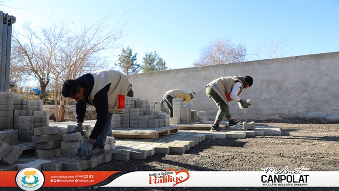 HALİLİYE BELEDİYESİNDEN 2 MAHALLEDE YOL YAPIM ÇALIŞMASI