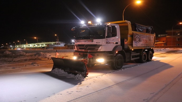 İSTANBUL BEYLİKDÜZÜ BELEDİYESİ’NDEN KAR MESAİSİ