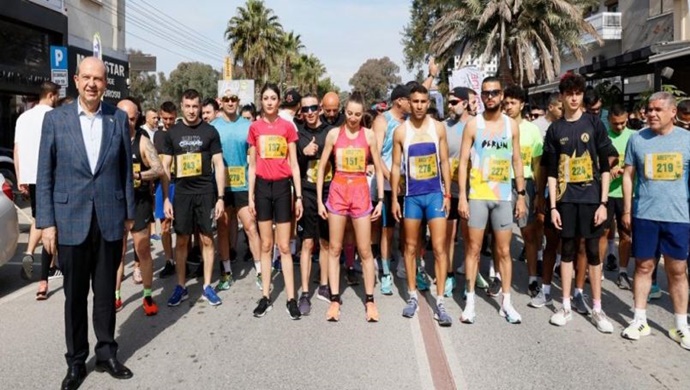 Cumhurbaşkanı Ersin Tatar, Cumhurbaşkanlığı himayelerinde düzenlenen “Ares City Run” yol koşusu etkinliğine katıldı