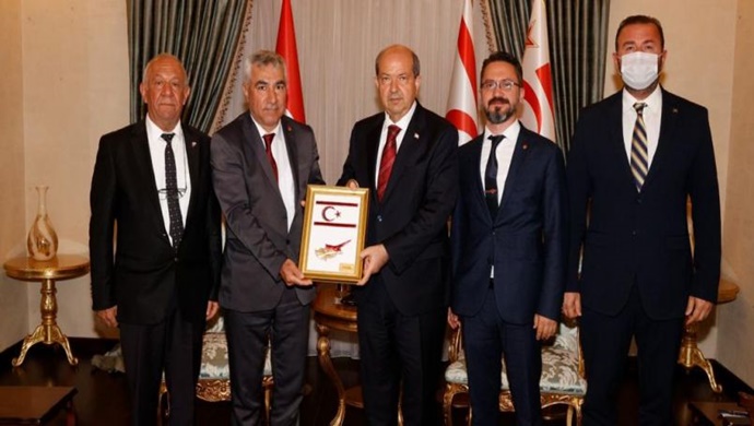 Cumhurbaşkanı Ersin Tatar, Kahramanmaraş Türk Silahlı Kuvvetlerini Güçlendirme Vakfı Başkanı Rüstem Özen ve beraberindeki heyeti kabul etti